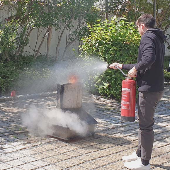 Ausbildung und Fortbildung zum Brandschutzhelfer mit Zertifikat durch die Steinhofer Ingenieure Regensburg